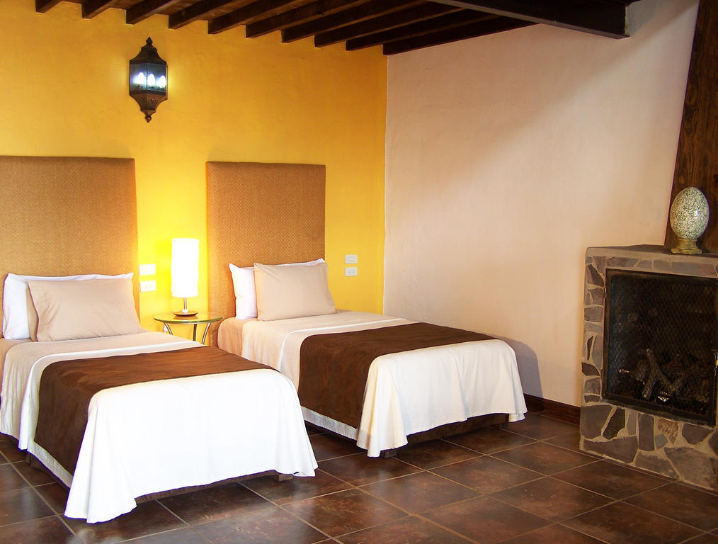 Hotel Villa Cassis Tapalpa Kamer foto