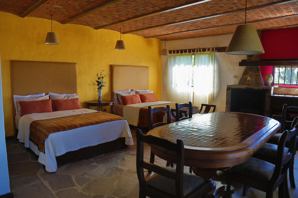 Hotel Villa Cassis Tapalpa Kamer foto