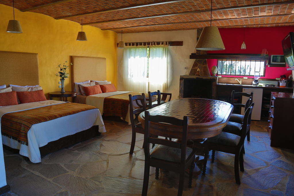Hotel Villa Cassis Tapalpa Kamer foto